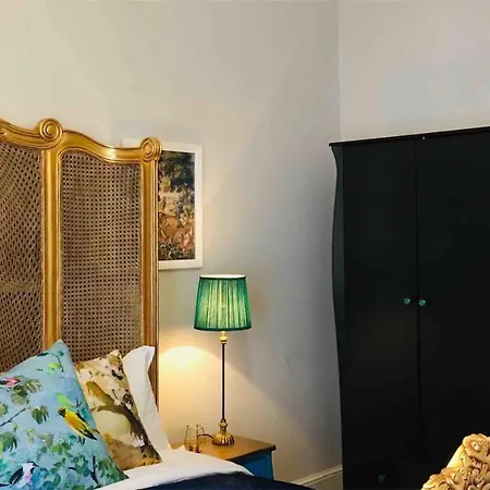 The Jeffrey Street Apartment-3